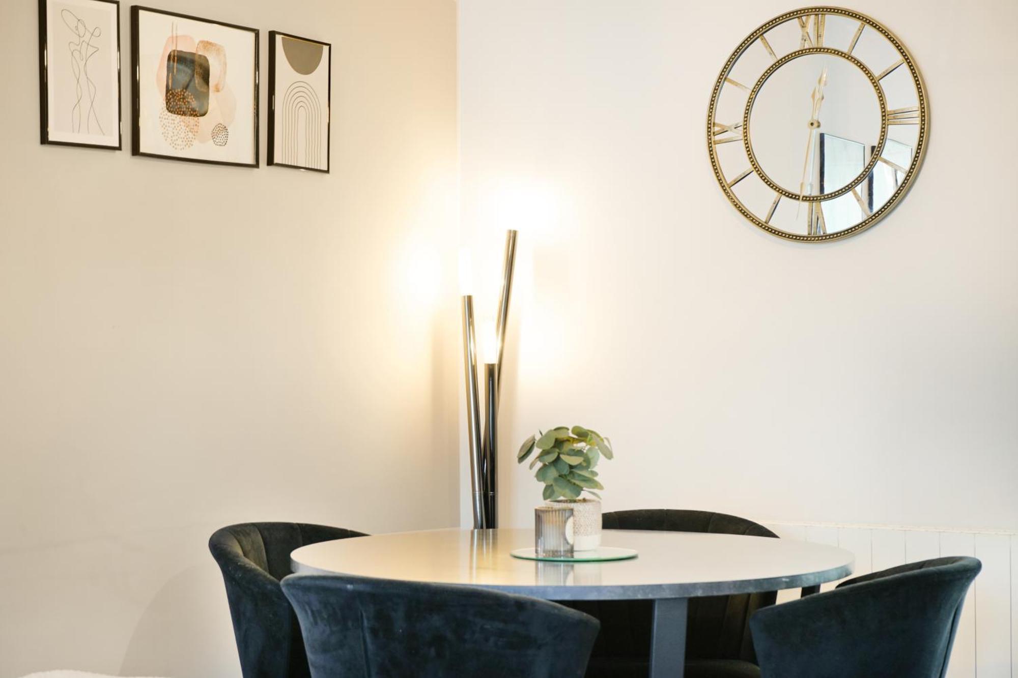 Cosy Corner In Aylesbury Near Stoke Mandeville Hospital & Town Centre With Private Parking Aylesbury (Buckinghamshire) Exterior foto